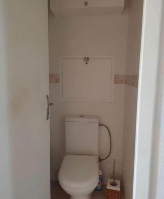 F3 Avec Balcon 5 Min Gare Sqy Et Parking Gratuit Guyancourt Exterior foto