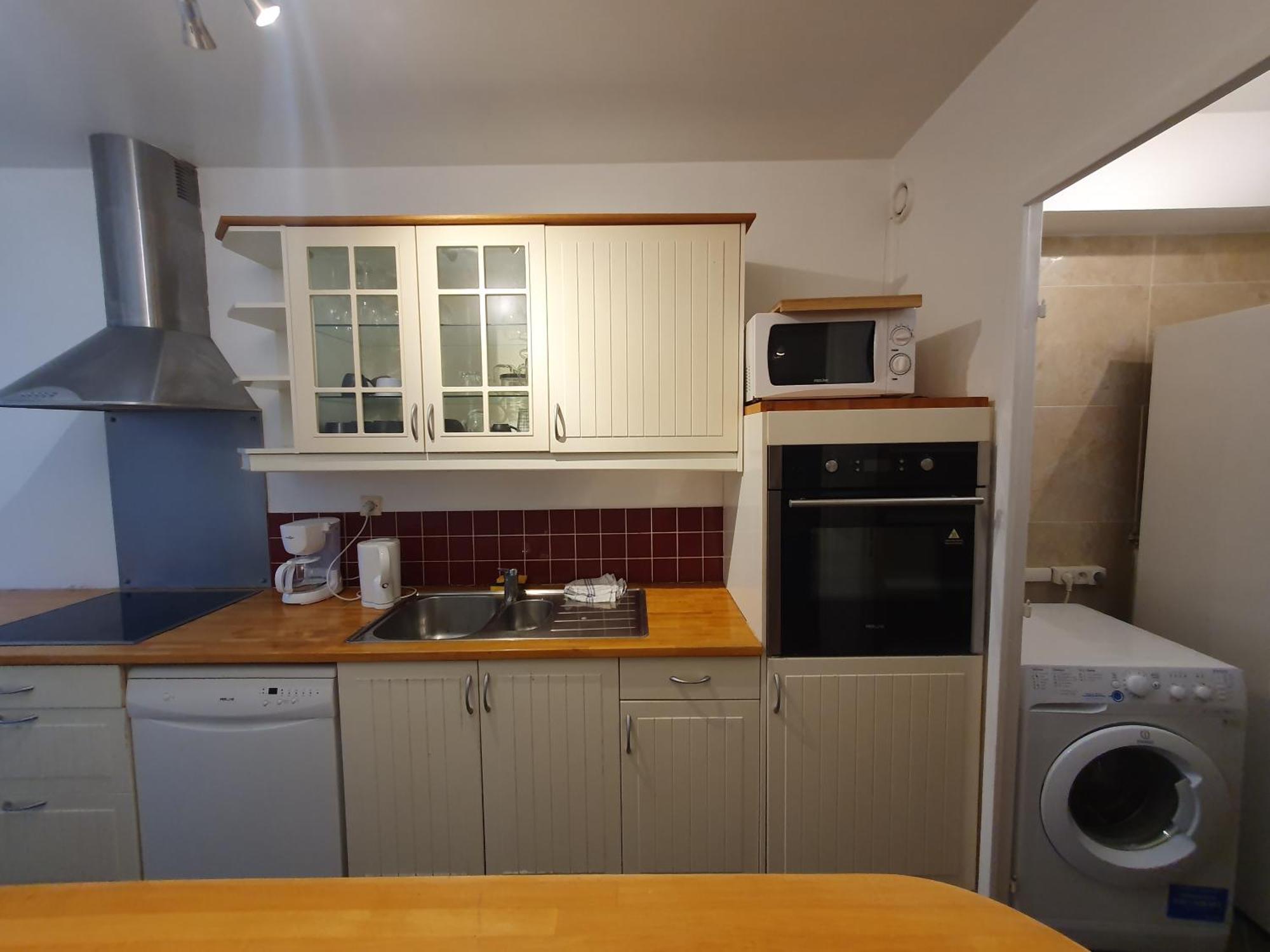 F3 Avec Balcon 5 Min Gare Sqy Et Parking Gratuit Guyancourt Exterior foto